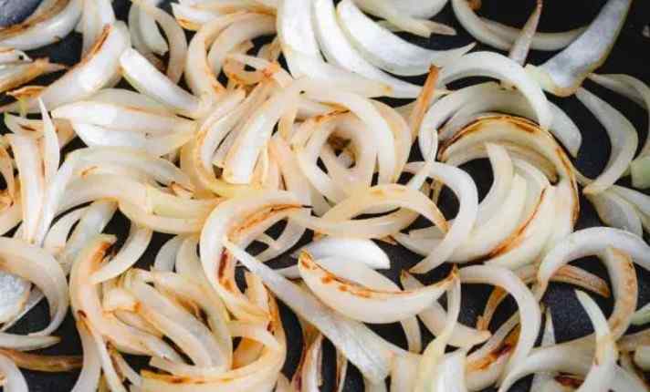 Oven Drying Onions